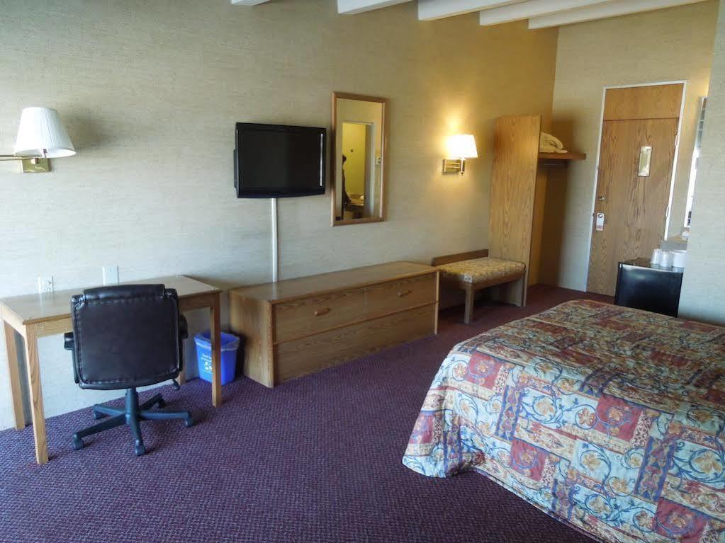 Hotel Red Carpet Syracuse Airport 2*